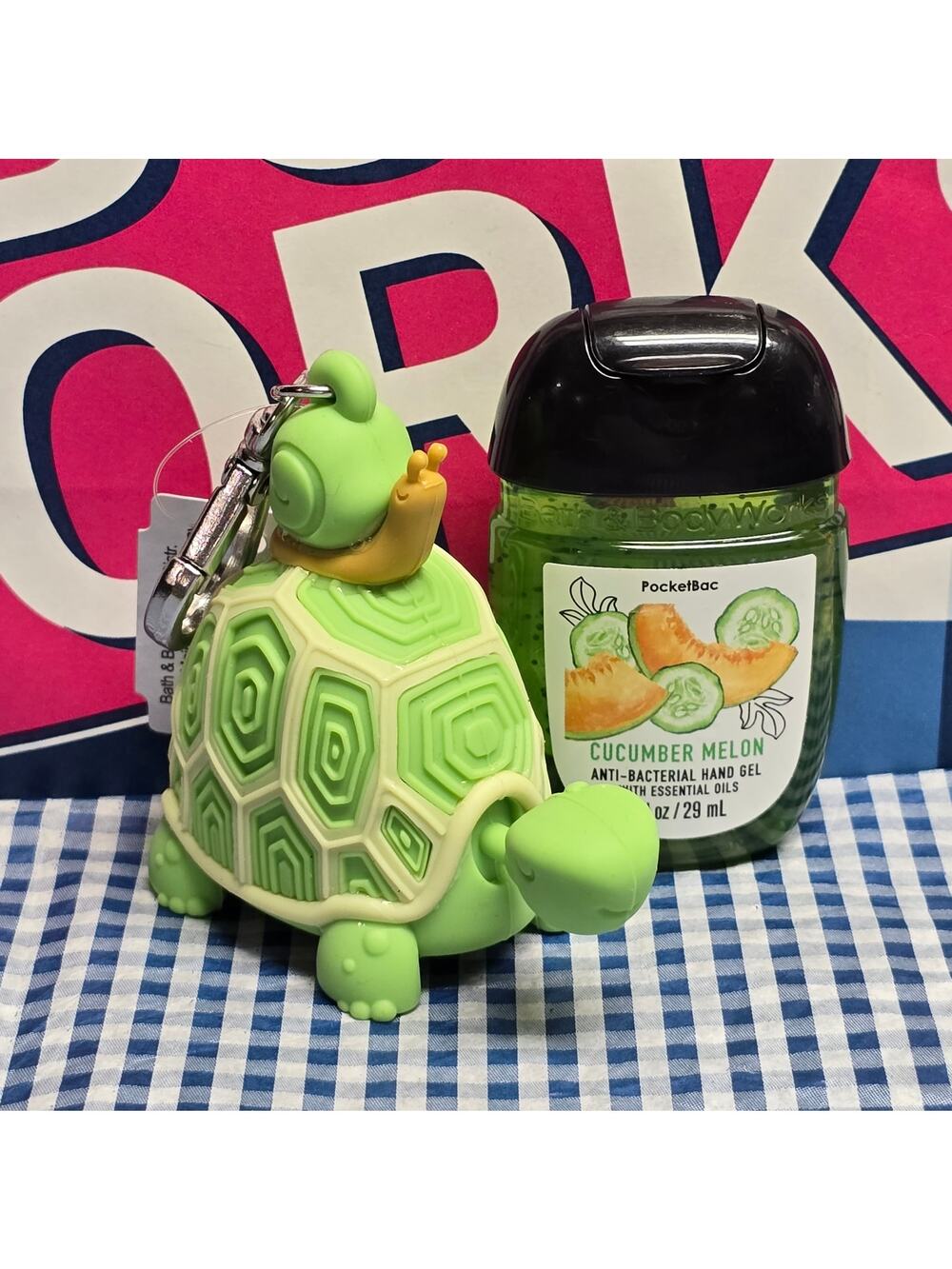 BBW Bobblehead Turtle Pocketbac Holder & Cucumber Melon Refill Keychain Travel